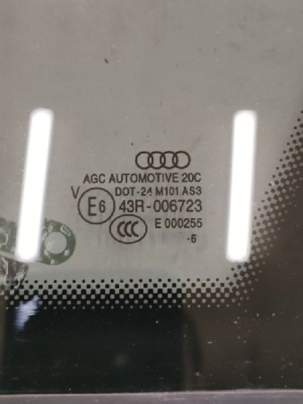Audi / Q3 / Стекло заднего крыла