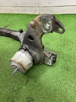 Volkswagen / Touareg / Кронштейн опоры двигателя