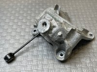 Audi / A6 / Кронштейн двигателя