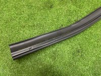 BMW / 1-Series / Уплотнитель капота