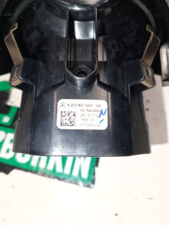 Mercedes-Benz / GLC 250d 4-matic / Воздуховод