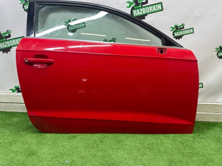 Audi / A3 / Дверь боковая
