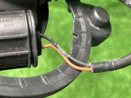 BMW / M6 / Провод амортизатора