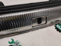 Audi / Q5 / Накладка замка багажника
