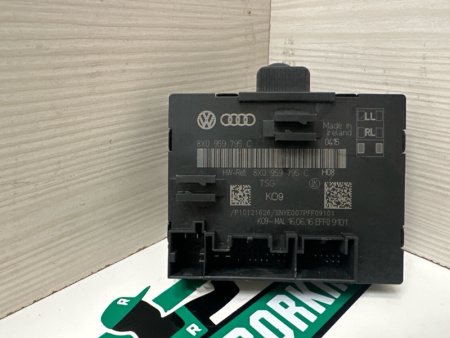 Audi / Q3 / Блок комфорта