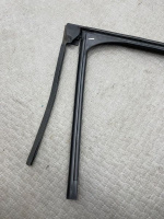 Ford / EXPLORER / Уплотнитель стекла двери