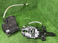 Chevrolet / Tahoe / Замок двери комплект