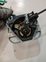 Volvo / S60 / Замок багажника