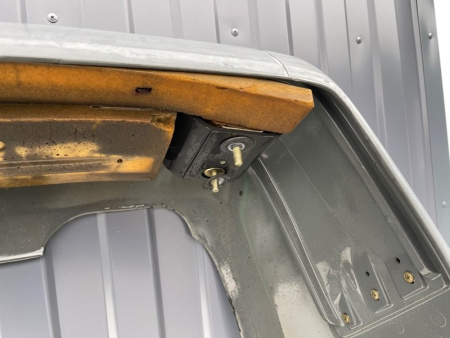 Mercedes-Benz / 260E / Бампер