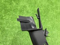 Audi / A6 / Накладка петли багажника