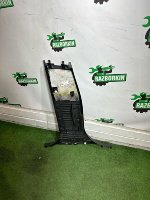 BMW / X1 / Обшивка центральной стойки