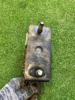 Chevrolet / Tahoe / Опора кпп