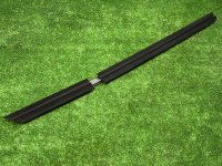 BMW / 1-Series / Уплотнитель стекла двери