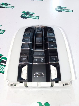 Porsche / Cayenne / Плафон подсветки салона