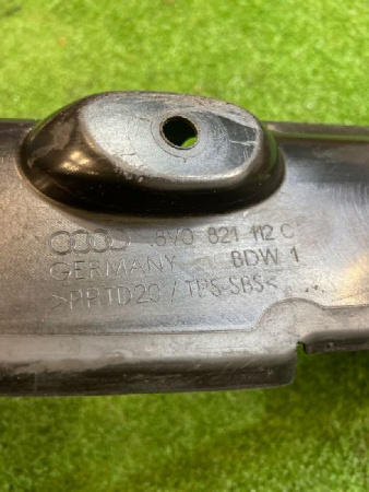 Audi / A3 / Пыльник крыла