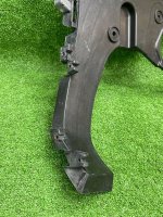 Audi / Q7 / Направляющая бампера