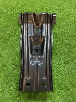 Volkswagen / Tiguan / Кронштейн замка капота