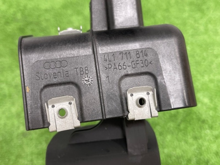Audi / Q7 / Рычаг стояночного тормоза
