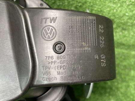 Volkswagen / Touareg / Лючок топливного бака