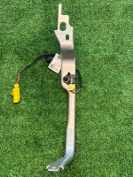 Audi / A6 / Кронштейн крепления крыла