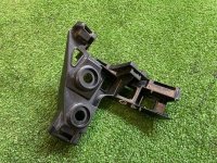 Volkswagen / Golf / Кронштейн бампера