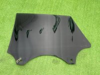 Audi / Q8 / Стекло двери