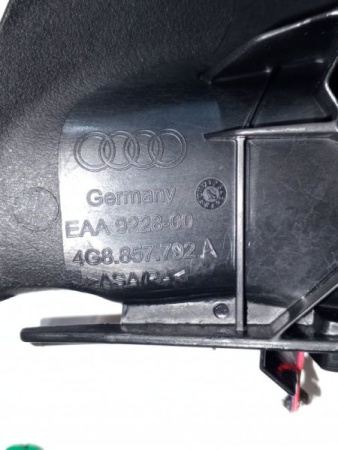 Audi / A6 / Направляющая ремня безоп.
