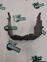 Audi / Q3 / Корпус АКБ