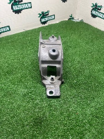 Land Rover / Range Rover / Кронштейн карданного вала