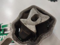 Volvo / S60 / Опора двигателя