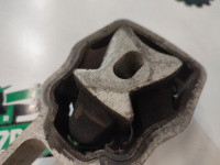 Volvo / S60 / Опора двигателя