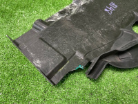 Mercedes-Benz / 190e / Подкапотный пластик