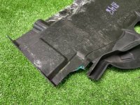 Mercedes-Benz / 190e / Подкапотный пластик