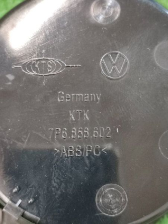 Volkswagen / Touareg / Подлокотник