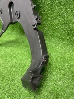 Audi / Q7 / Направляющая бампера