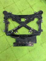 Audi / Q8 / распорка подрамника