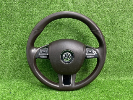 Volkswagen / Touareg / Руль в сборе с подушкой