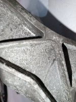 Volkswagen / Touareg / Кронштейн генератора Volkswagen / Touareg / Кронштейн генератора