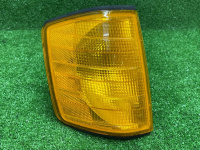 Mercedes-Benz / 190e / Поворотник