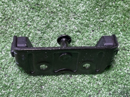 BMW / M6 / Замок багажника