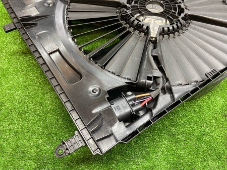 Mercedes-Benz / GLC 250d 4-matic / Вентилятор радиатора