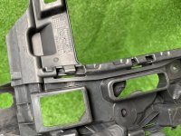 Volkswagen / Touareg / Кронштейн бампера