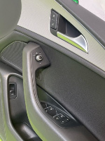 Audi / A6 / Обшивка двери