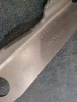 Volvo / XC60 / Петля капота