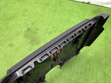Audi / Q8 / Декоративная крышка двигателя
