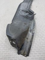 Mercedes-Benz / 300E / Подкрылок