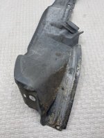 Mercedes-Benz / 300E / Подкрылок