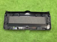 Volkswagen / Tiguan / Обшивка крышки багажника