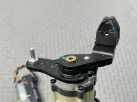 Audi / Q7 / привод крышки багажника