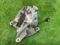 Audi / A5 / Опора двигателя